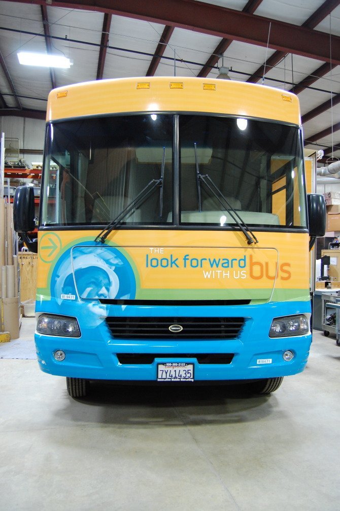 PG&E Look Forward Bus